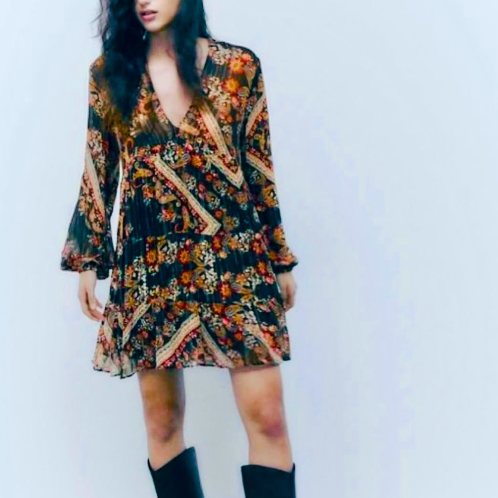 ZARA mini dress black floral long sleeves - size. Small